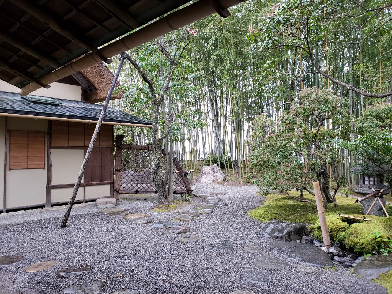 松花堂庭園EストショチE